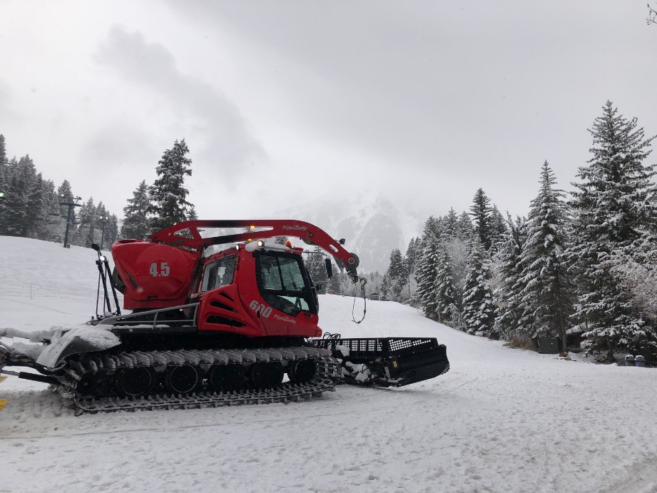 A Night in the Life of a Snowcat Driver How Ski Slopes are Groomed